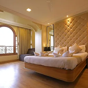 villa-7-inns-near-delhi-airport.hotelsdelhi.org/